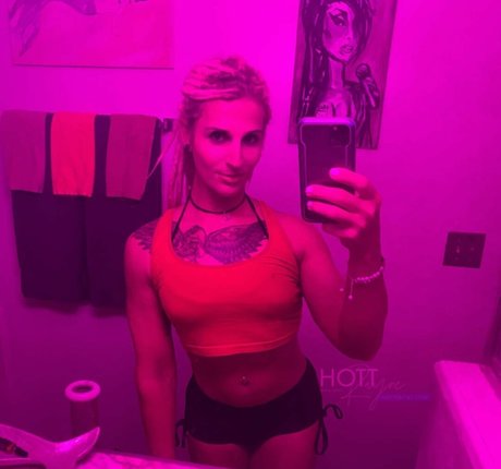 Nacktes geleaktes OnlyFans-Foto von Hottrayne