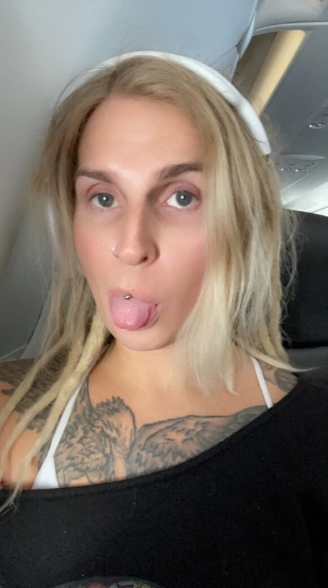 Nacktes geleaktes OnlyFans-Foto von Hottrayne