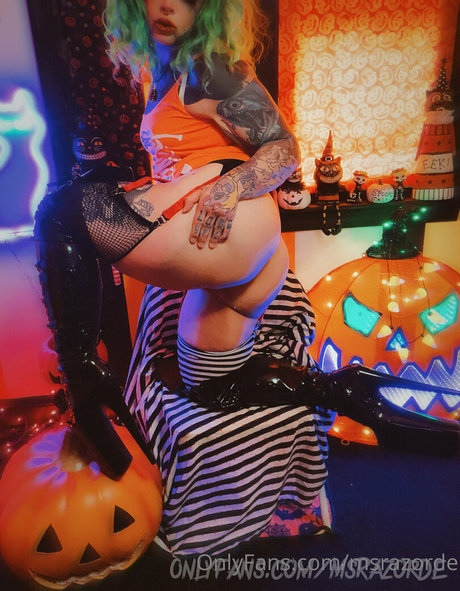 Nacktes geleaktes OnlyFans-Foto von Msrazorde