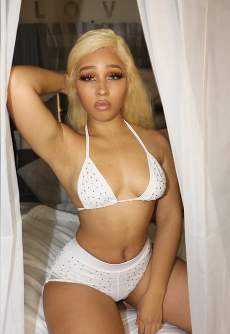 Nacktes geleaktes OnlyFans-Foto von Dominique Danielle