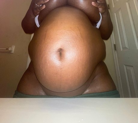 Nacktes geleaktes OnlyFans-Foto von Izzyeats