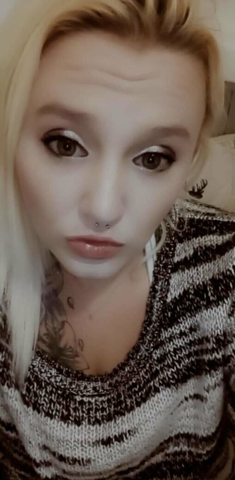 Nacktes geleaktes OnlyFans-Foto von Barbie6996