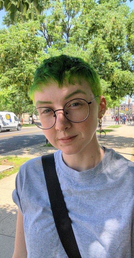 Nacktes geleaktes OnlyFans-Foto von Emulicious