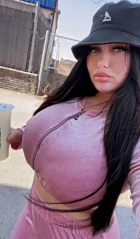 Nacktes geleaktes OnlyFans-Foto von Roxnour