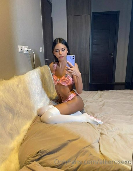 Nacktes geleaktes OnlyFans-Foto von Allierosexo