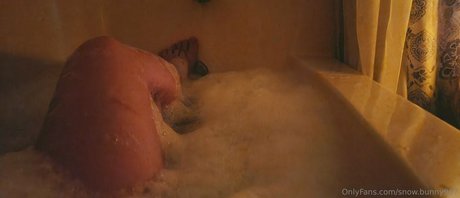 Snow.bunny907
