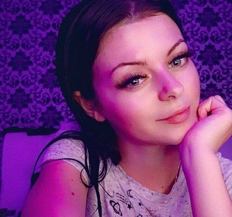Nacktes geleaktes OnlyFans-Foto von Ivysugarfree