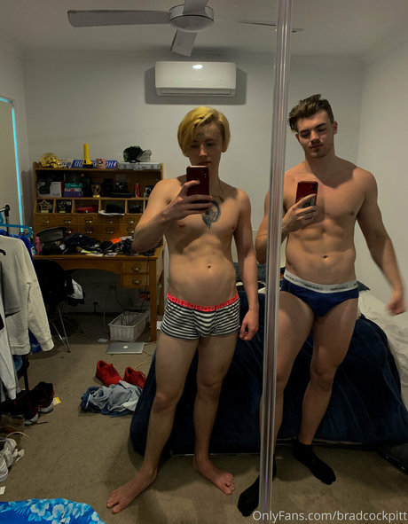 Nacktes geleaktes OnlyFans-Foto von Bradcockpitt