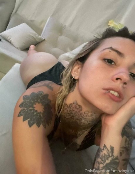 Nacktes geleaktes OnlyFans-Foto von Luzzchan