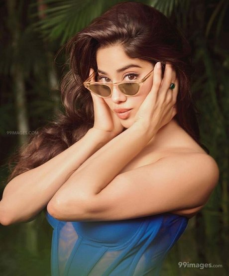Nacktes geleaktes OnlyFans-Foto von Janhvi Kapoor