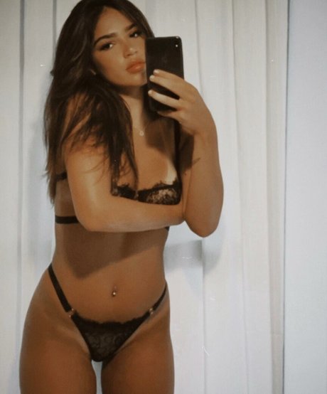 Nacktes geleaktes OnlyFans-Foto von Giovanna Buscacio