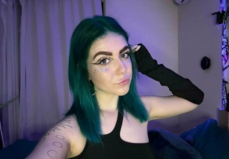 Nacktes geleaktes OnlyFans-Foto von Blueillusion