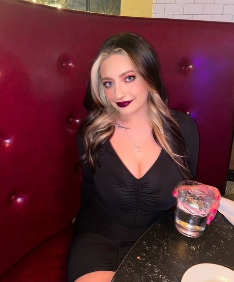 Nacktes geleaktes OnlyFans-Foto von Ali Cortese