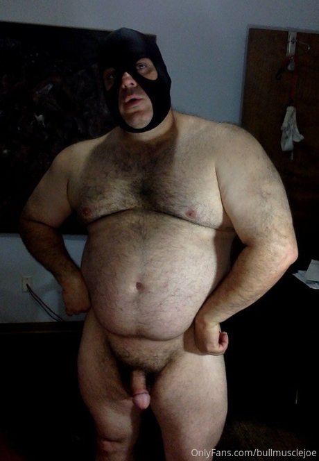 Nacktes geleaktes OnlyFans-Foto von Bullmusclejoe