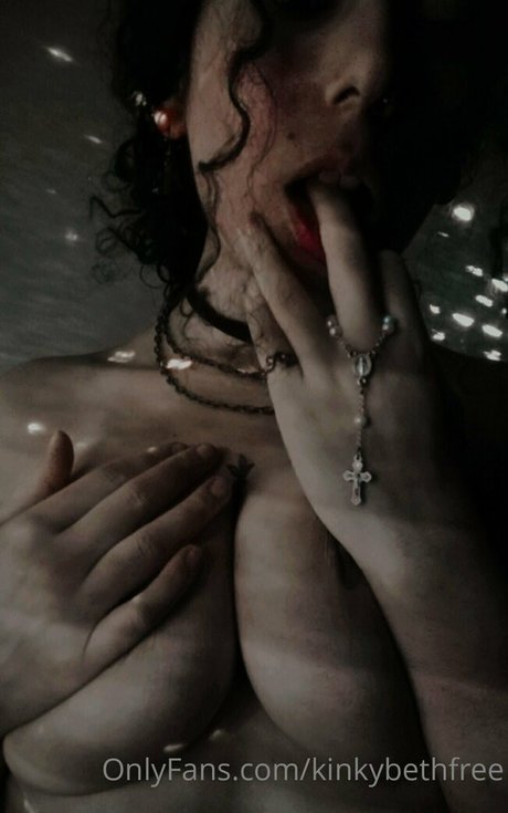 Nacktes geleaktes OnlyFans-Foto von Urgoddesspandora