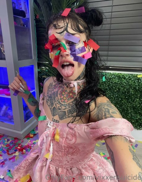 Nacktes geleaktes OnlyFans-Foto von Vixxensuicide