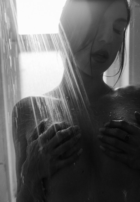 Nacktes geleaktes OnlyFans-Foto von Bellafuryfree
