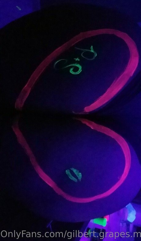 Gilbert.grapes.mama