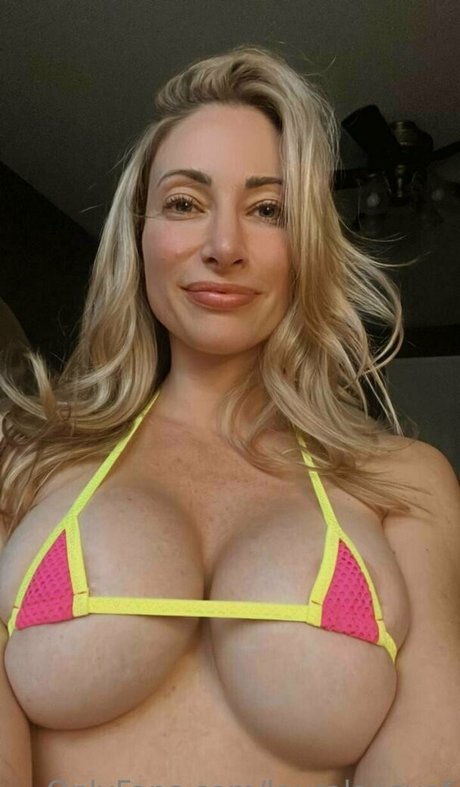 Nacktes geleaktes OnlyFans-Foto von Lauralaceyof