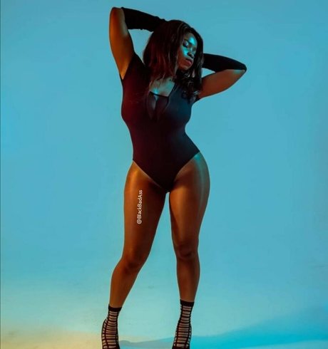 Nacktes geleaktes OnlyFans-Foto von Forbidianfruit