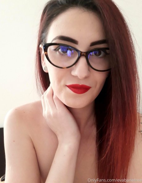 Nacktes geleaktes OnlyFans-Foto von Evabanefree