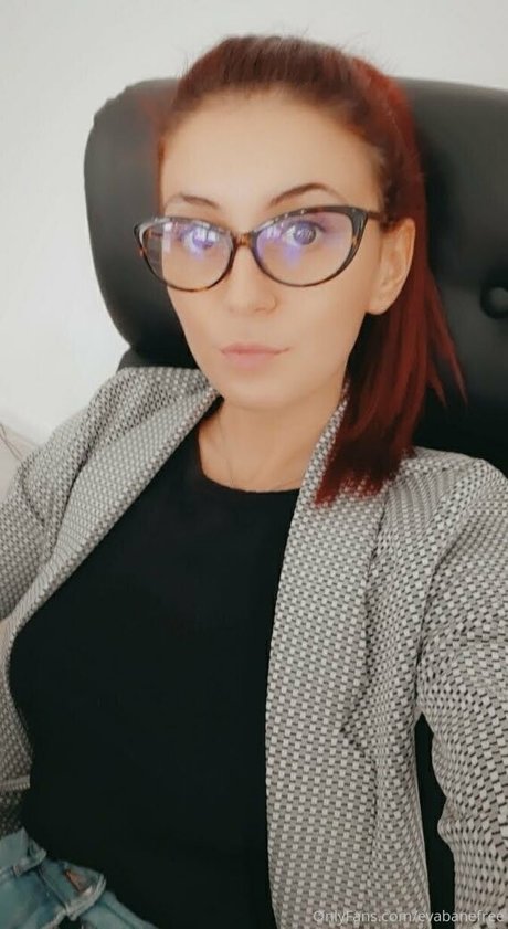 Nacktes geleaktes OnlyFans-Foto von Evabanefree