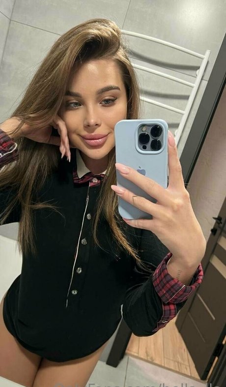 Nacktes geleaktes OnlyFans-Foto von Bellalla
