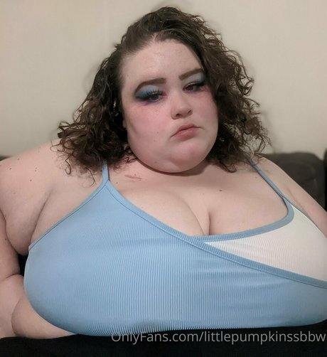 Nacktes geleaktes OnlyFans-Foto von Littlepumpkinssbbw