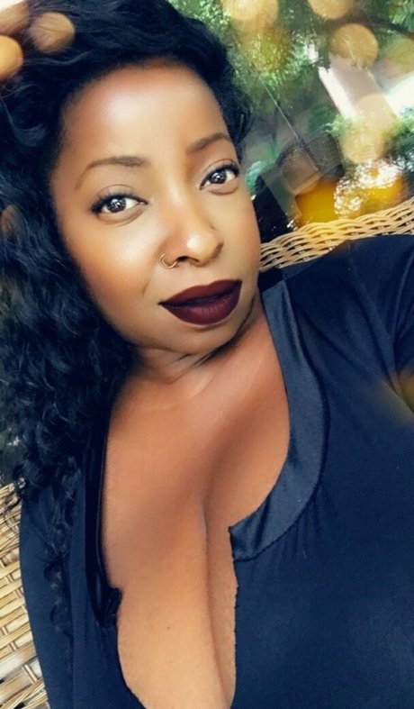 Nacktes geleaktes OnlyFans-Foto von Vanessablue