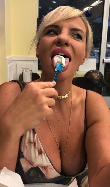 Nacktes geleaktes OnlyFans-Foto von Tori Hendricz
