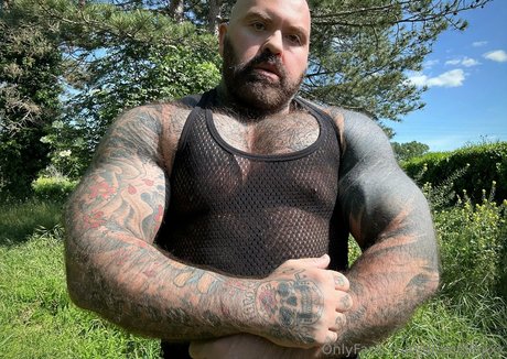 Nacktes geleaktes OnlyFans-Foto von Djemelloxxx