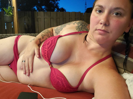 Nacktes geleaktes OnlyFans-Foto von Fetbabe