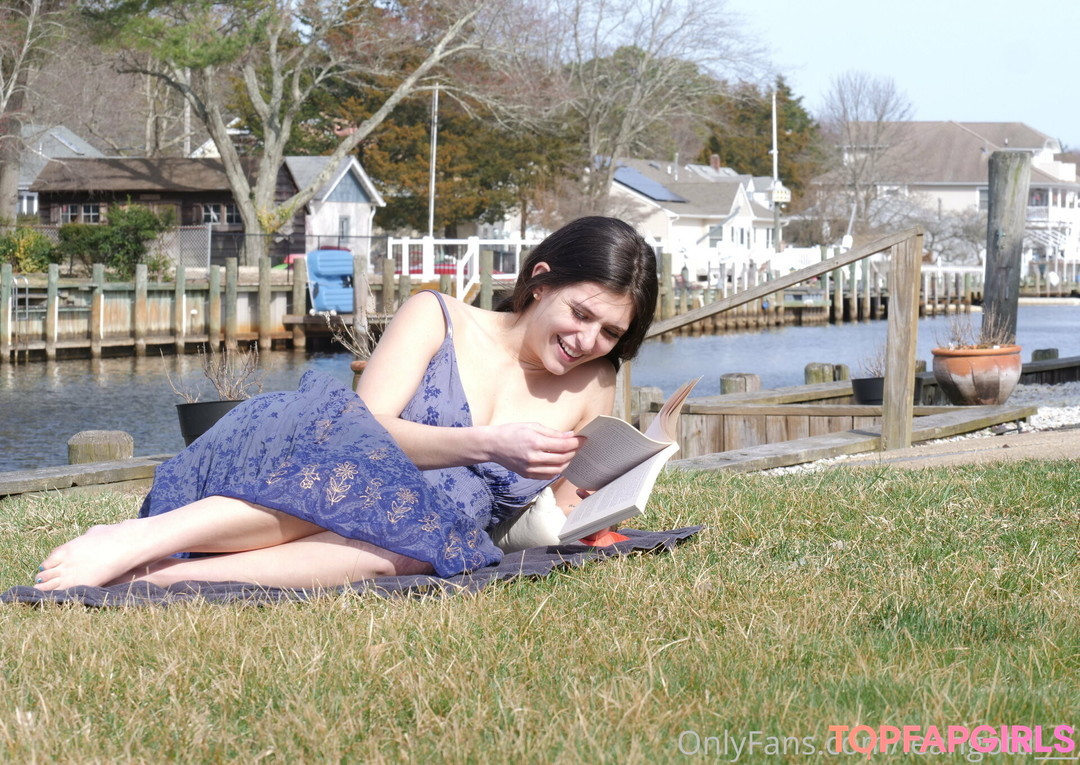 Nacktes geleaktes OnlyFans-Foto von Leah Gotti #1829