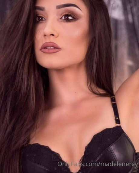 Nacktes geleaktes OnlyFans-Foto von Madelene Rey