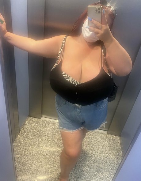 Nacktes geleaktes OnlyFans-Foto von Gigantits