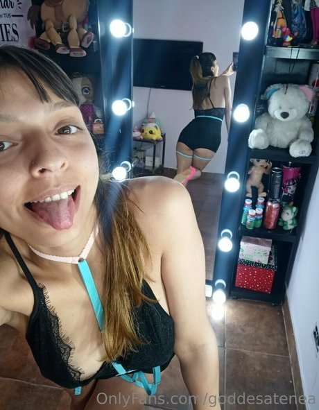 Nacktes geleaktes OnlyFans-Foto von Goddesatenea
