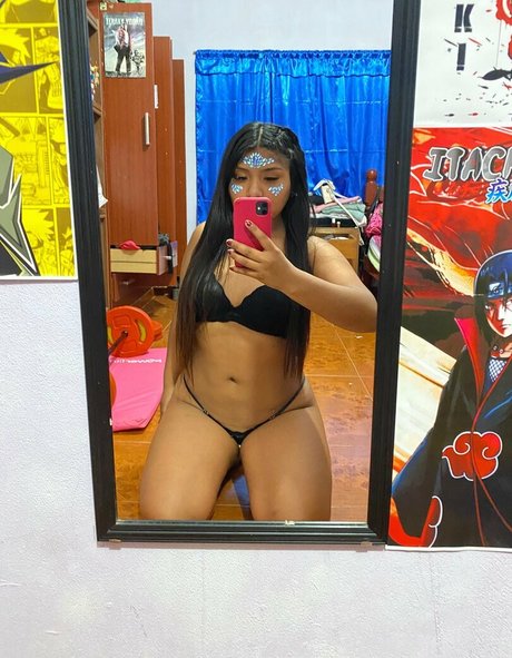Nacktes geleaktes OnlyFans-Foto von Babyaliison