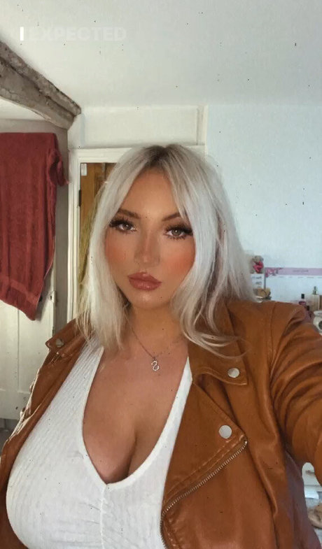 Nacktes geleaktes OnlyFans-Foto von Shona Colson