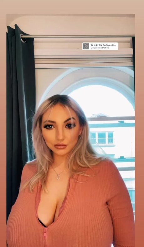 Nacktes geleaktes OnlyFans-Foto von Shona Colson