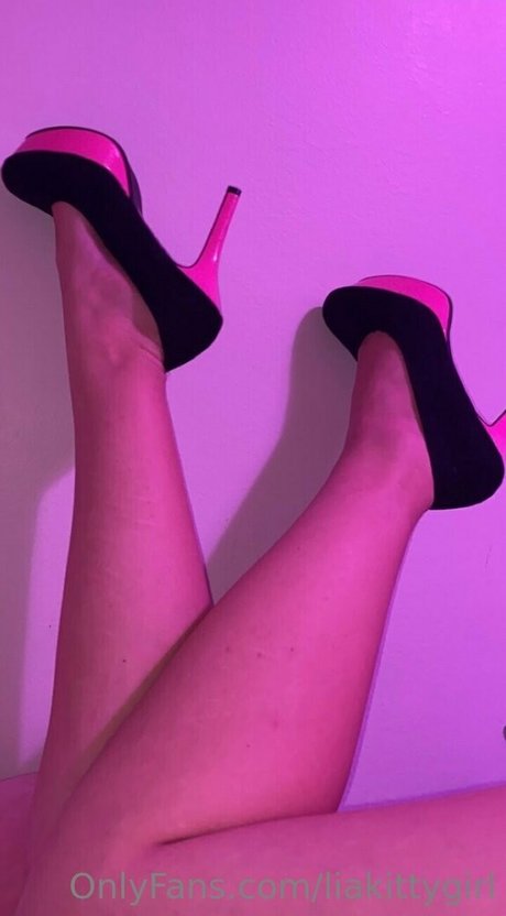 Nacktes geleaktes OnlyFans-Foto von Liakittygirl