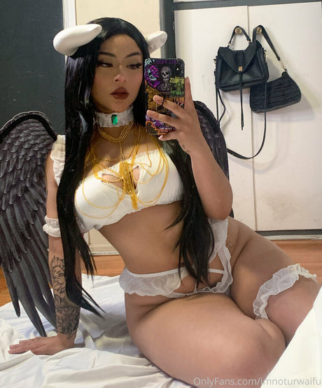 Nacktes geleaktes OnlyFans-Foto von Imnoturwaifu