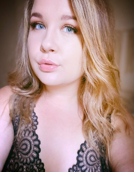 Nacktes geleaktes OnlyFans-Foto von Darlingxxxjones