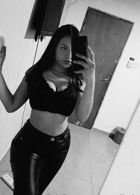 Nacktes geleaktes OnlyFans-Foto von Bunnyallesia