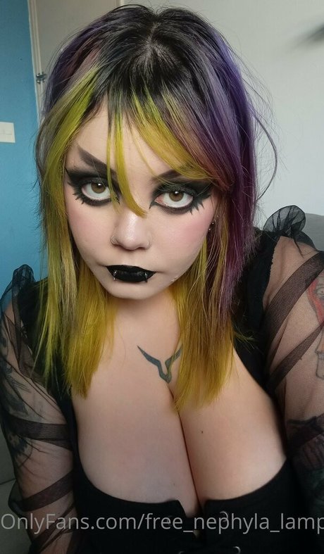 Nacktes geleaktes OnlyFans-Foto von Freecybernyxie