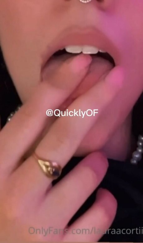 Nacktes geleaktes OnlyFans-Foto von Laura Corti