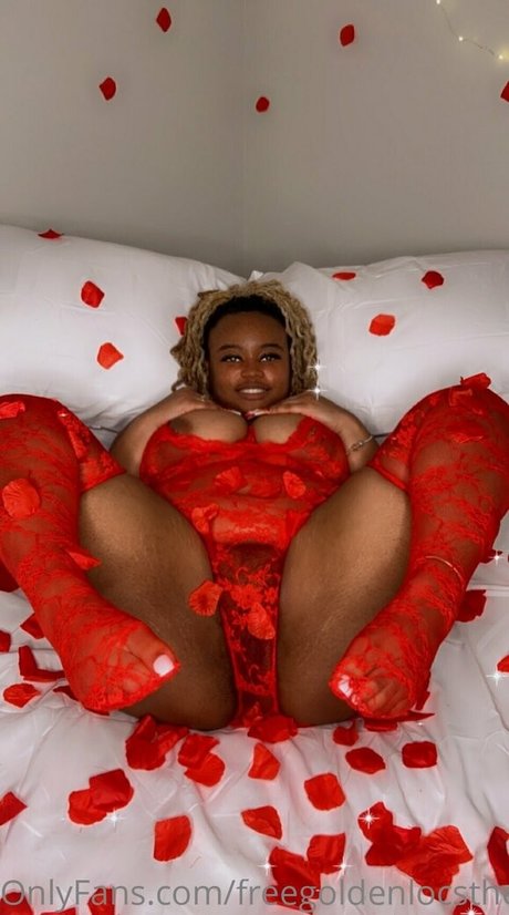 Nacktes geleaktes OnlyFans-Foto von Freegoldenlocstheebony