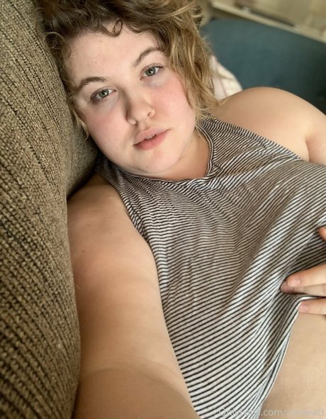 Nacktes geleaktes OnlyFans-Foto von Aliceeats