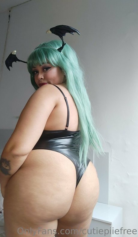 Nacktes geleaktes OnlyFans-Foto von Cutiepiiefree