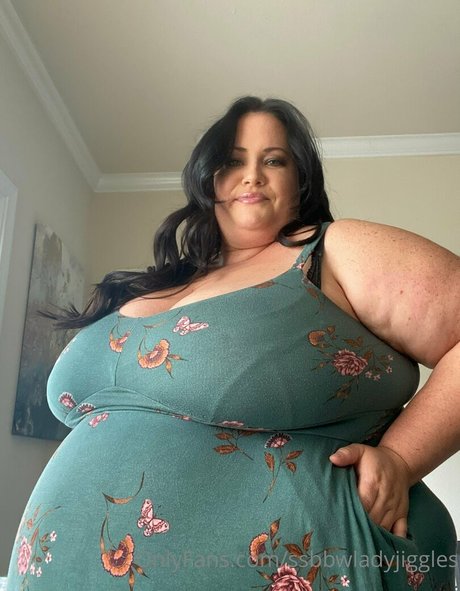 Ssbbwladyjiggles