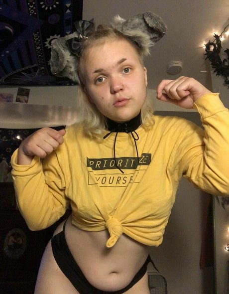 Nacktes geleaktes OnlyFans-Foto von Pwuppydove